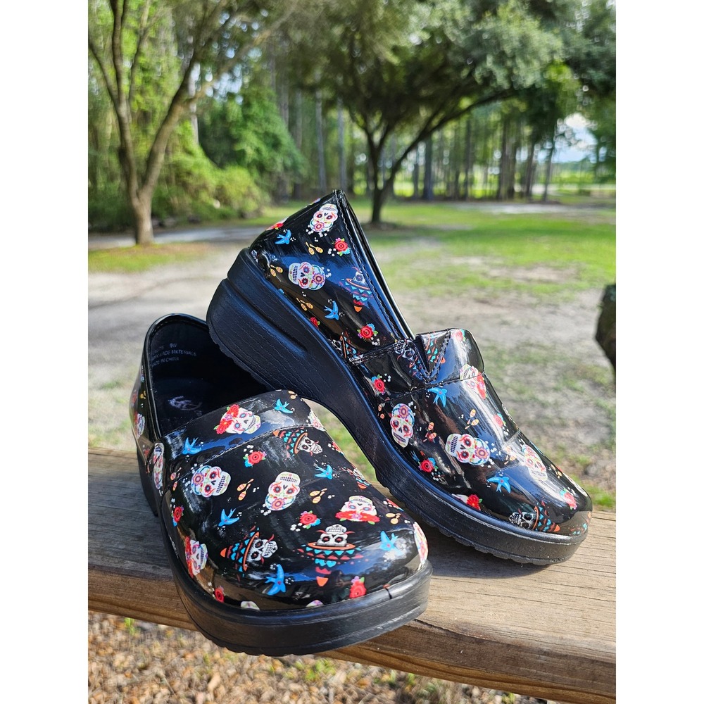 Easy Street Laurie Sugar Skull Clogs Black Patent Slip Resistant Work Shoes 9W
